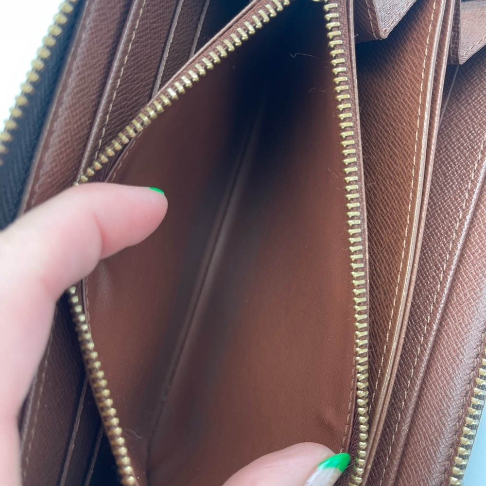 Authentic Preowned Louis Vuitton Zippy Wallet Monogram Brown Interior - Picture 8 of 9